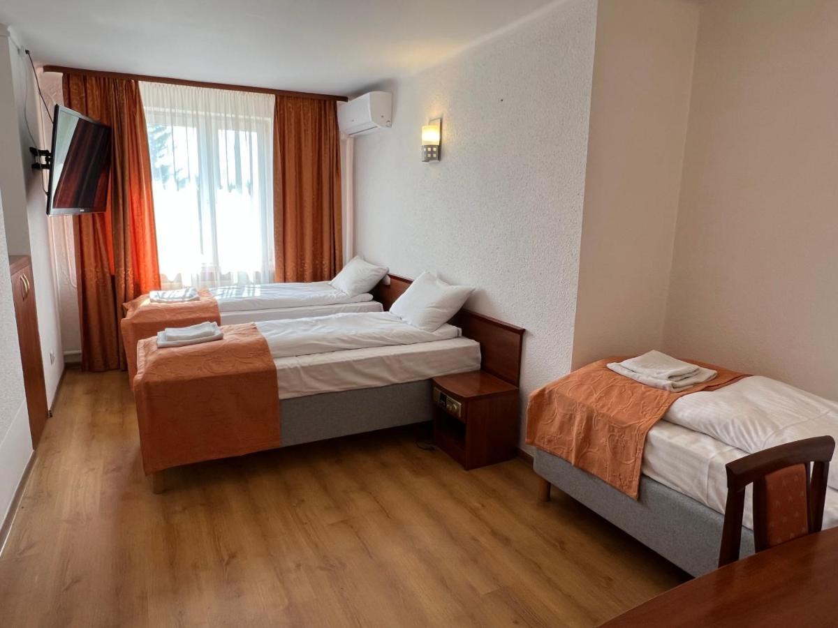 Zajazd Gosciniec Nowosiolki-Kolonia Exterior foto