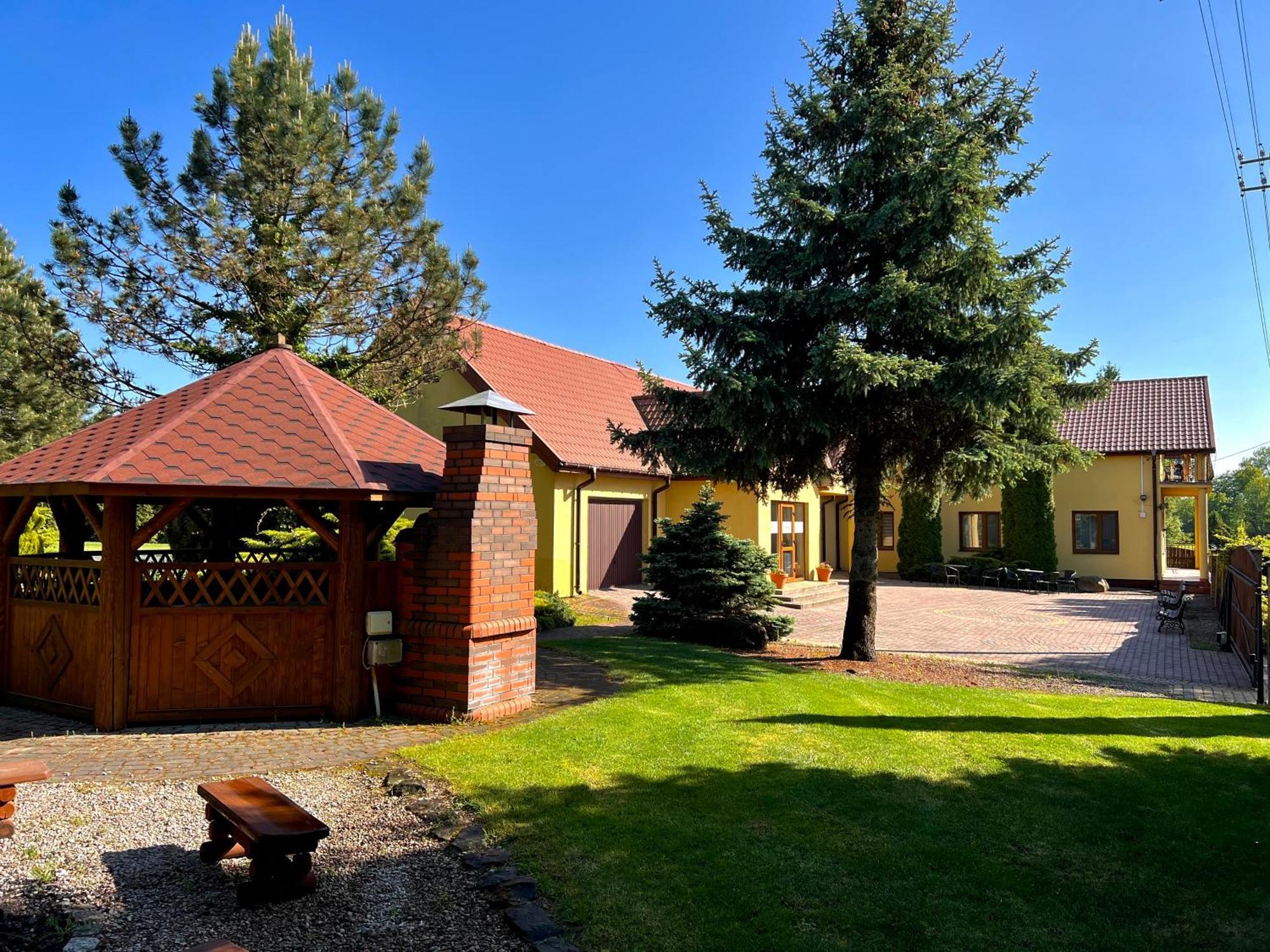 Zajazd Gosciniec Nowosiolki-Kolonia Exterior foto